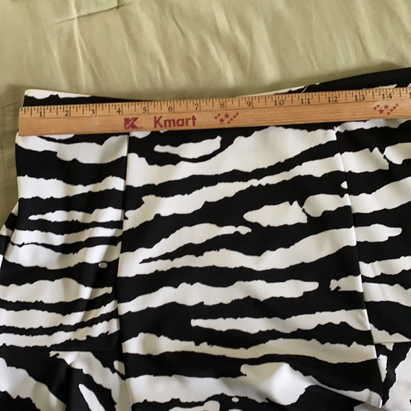 Michael Kors Zebra print skirt - Picture 6 of 7